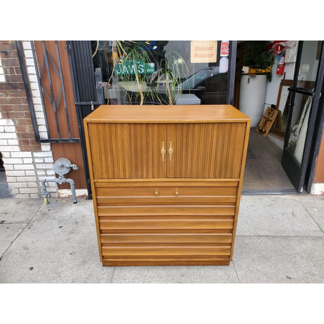 1950s 1950s American of Martinsville Dresser For Sale - Image 5 of 12