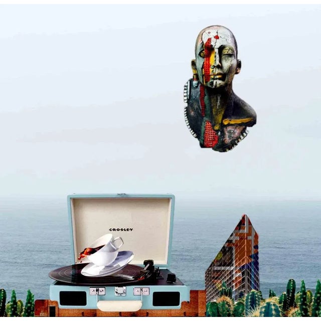 Atychifobia the word means 'fear of failure'. The work aims to express, on two levels, precisely this: in the foreground...