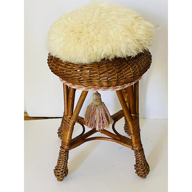 Coastal 1950s Vintage Wicker Stool or Plant Stand With Lambskin Pillow For Sale - Image 3 of 4