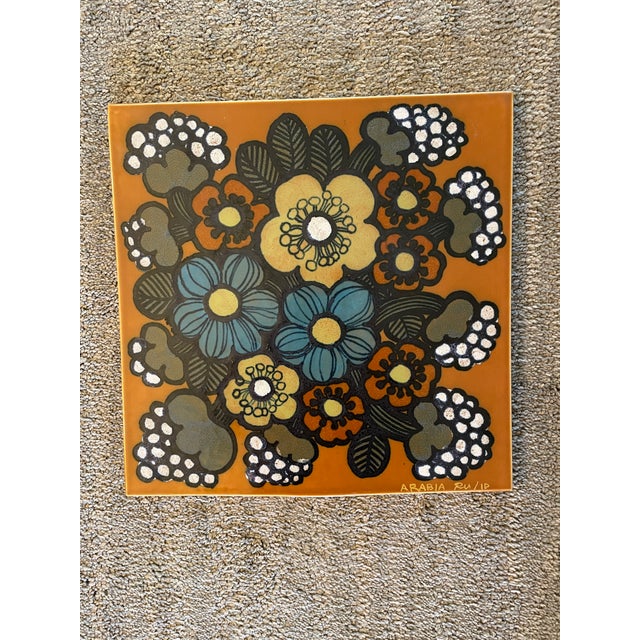 In perfect contrast! No chips or cracks. Corners are perfect / no chips. Beautiful decorative wall tile, would accent any...