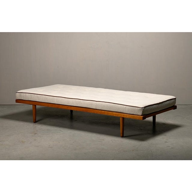 Scandinavian Daybed Model 190 in Oak, Bouclé and Leather attributed to Børge Mogensen, 1960s For Sale - Image 6 of 17