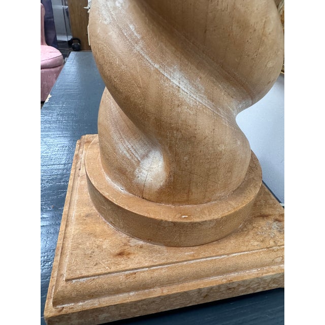 Mid 20th Century Vintage Spiral Carved Wood Table Lamp in the Style of Michael Taylor For Sale - Image 5 of 10