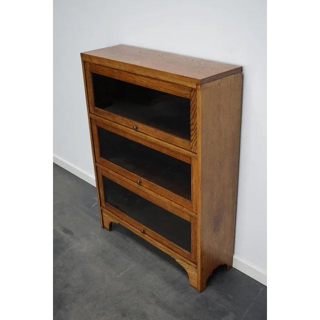 German Oak Bookcase with Folding Doors in Style of Globe Wernicke, 1930s For Sale - Image 6 of 18