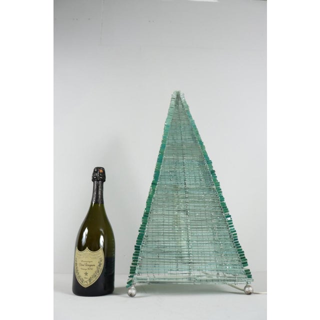 Mid-Century Modern Sculptural Pyramid Table Lamp in Glass, France, 1970s For Sale - Image 3 of 18