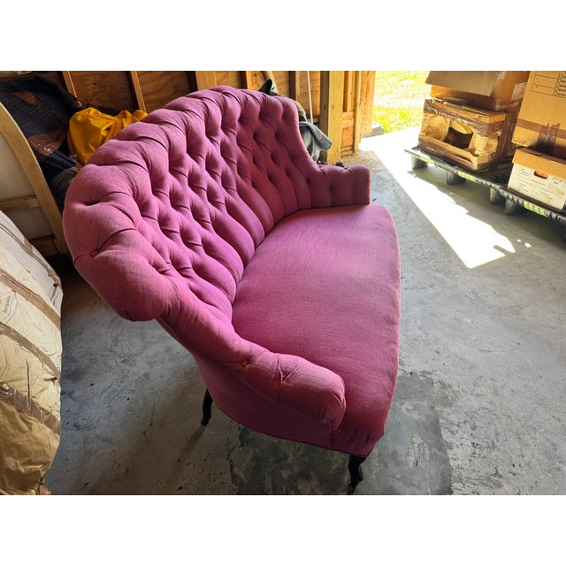 Late 18th Century 19th Century French Napoleon III Button-Tufted Fuchsia Brushed Cotton Settee For Sale - Image 5 of 10