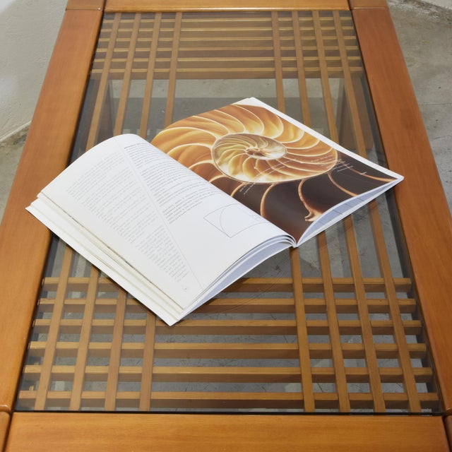 Tan Coffee Table in Wood and Glass with Geometric Grid by Ettore Sottsass for Santambrogio e De Berti, 1970s For Sale - Image 8 of 12