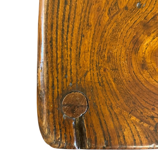 Early 19th Century English Country Elm Stool with Pierced Handle, 1830 For Sale - Image 6 of 11