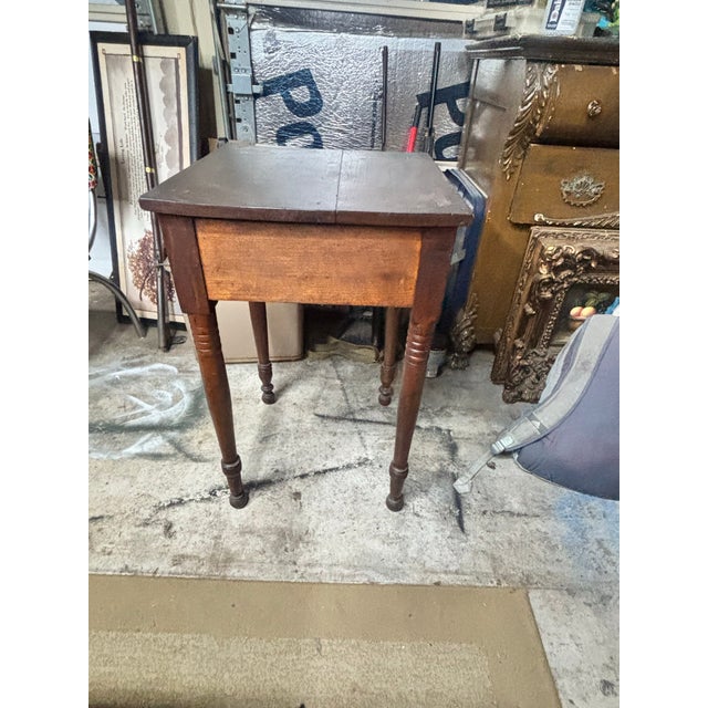 American Late 18th Century American Side Table For Sale - Image 3 of 12