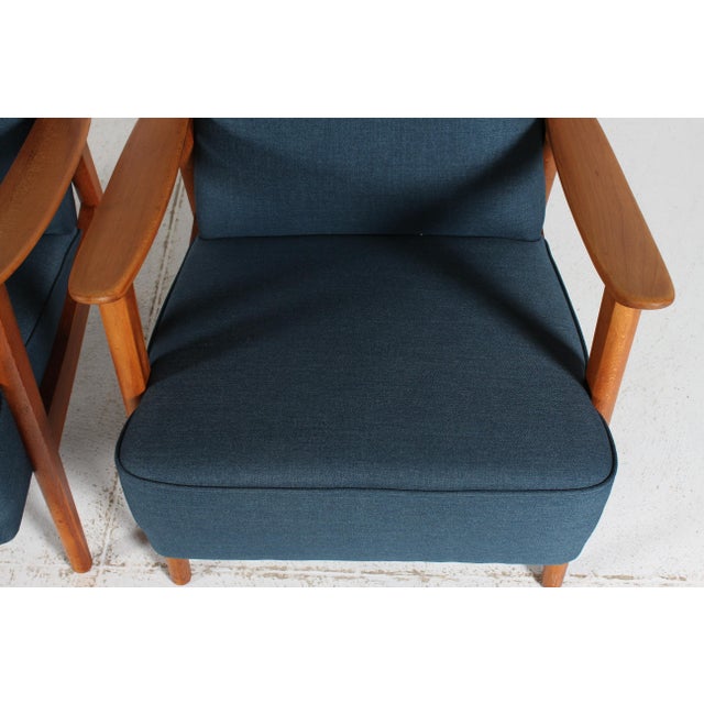 Danish Easy Chairs in Beech and Blue Fabric by Fritz Hansen, 1950-1960, Set of 2 For Sale - Image 12 of 15