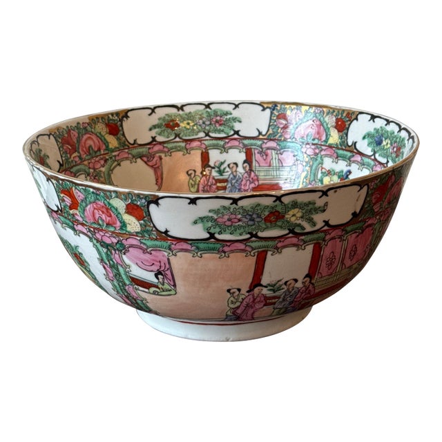 Large Chinese Export Hand Painted Bowl For Sale