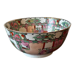 Large Chinese Export Hand Painted Bowl