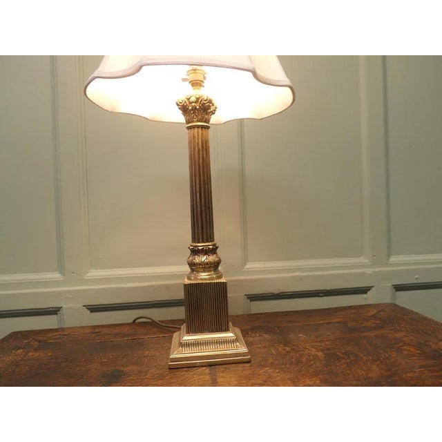 1960s Vintage Corinthian Column Table Lamp in Brass, 1960 For Sale - Image 5 of 8
