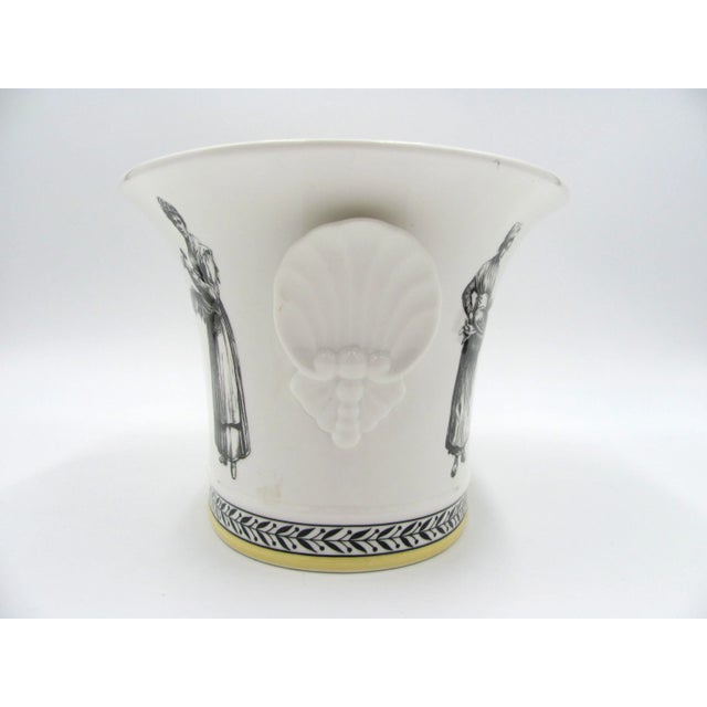 French Country Villeroy & Boch Audun Ferme Jardiniere With Handles For Sale - Image 3 of 8