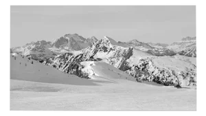 Ugne Pouwell, Pale Peaks, 2021, Photography