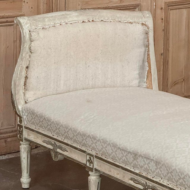 19th Century Swedish Gustavian Painted Canape ~ Daybed ~ Settee For Sale - Image 11 of 18