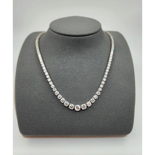 Modern 17.72 Ct Riviera Graduated Diamond Necklace - Platinum For Sale - Image 3 of 8