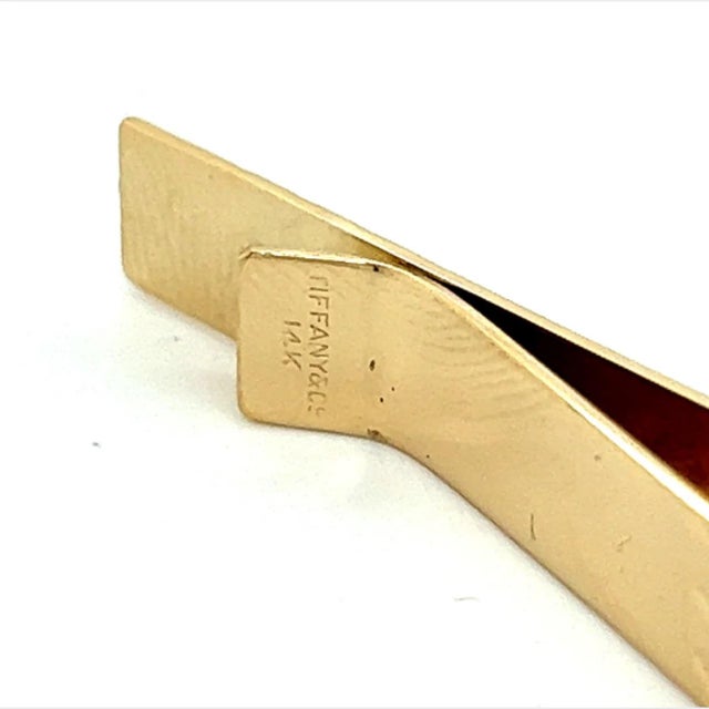 Metal 1990s Tiffany & Co Estate Tie Clip 1 10/16 14k Y Gold For Sale - Image 7 of 8