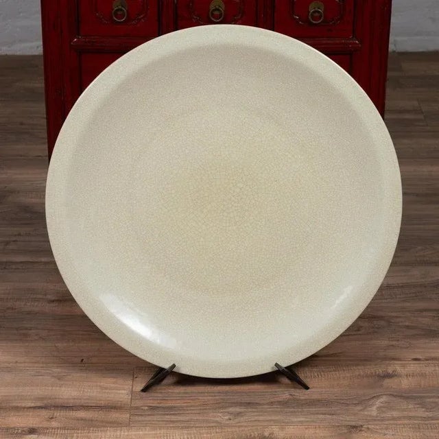 Vintage Chinese Beige Ceramic Charger Plate from the 1980s For Sale - Image 4 of 12