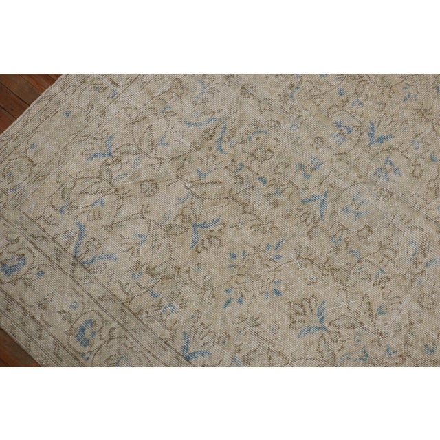 Mid 20th Century Neutral Off White Blue Vintage Turkish Rug, 6'7'' X 10' For Sale - Image 5 of 11