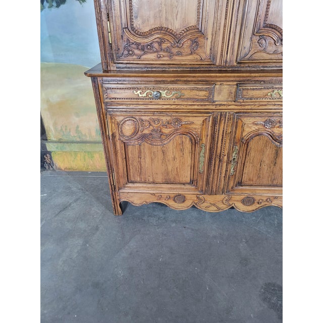 Wood Mountain Buffet in Carved Fir For Sale - Image 7 of 12