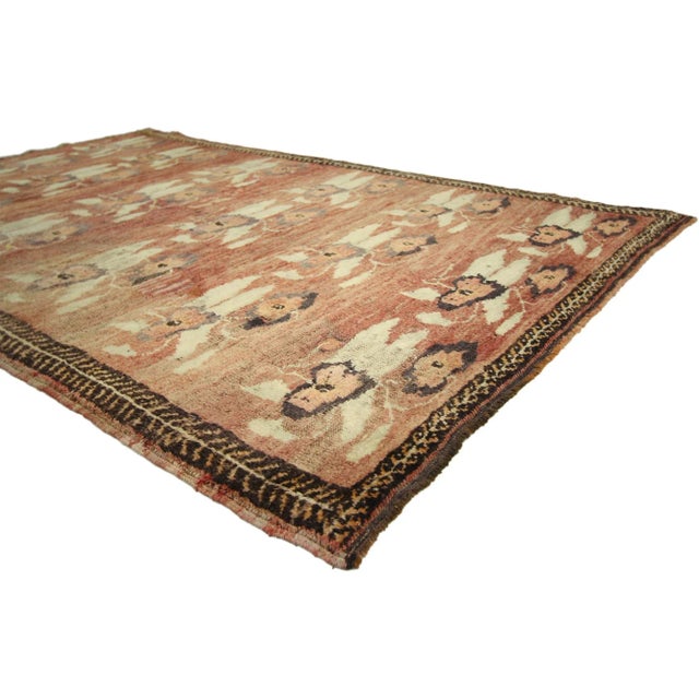 50293 Vintage Turkish Oushak Rug, 04'03 X 06'08. Warm and inviting with romantic connotations, this hand knotted wool...