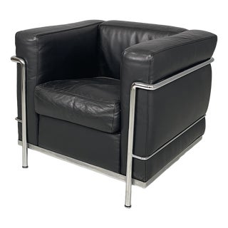 Italian Modern Black LC2 Armchair by Le Corbusier, Jeanneret and Perriand for Cassina, 1980s For Sale