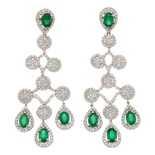 Estate 15 Carats Diamond Emerald 18k White Gold Chandelier Earrings For Sale