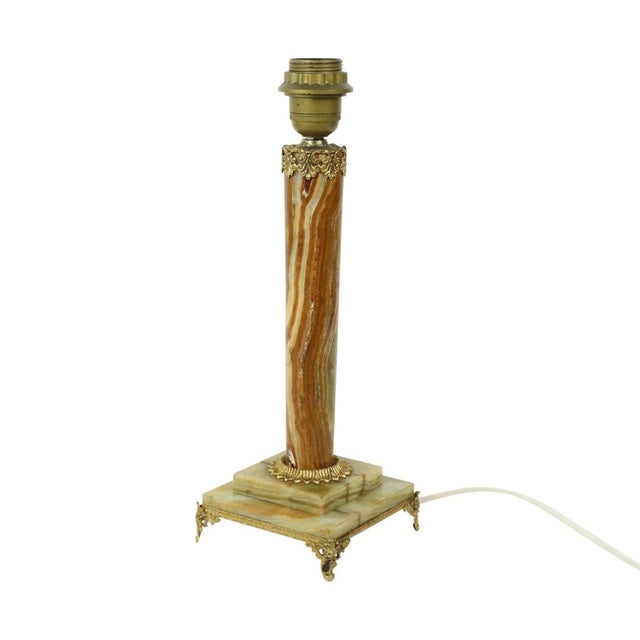 High-quality classic column or pedestal table lamp, made of onyx marble and brass, presumably mid-20th century, France....
