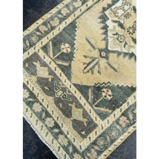 Turkish Turkish Mini Rug Oriental Hand Knotted Vintage Rug 1'7" x 3'2" #16878 For Sale - Image 3 of 8