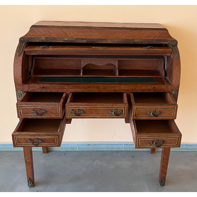 Sheraton Revival Cylinder Bureau, writing Desk with marquetry, circa 1890 For Sale In Miami - Image 6 of 18