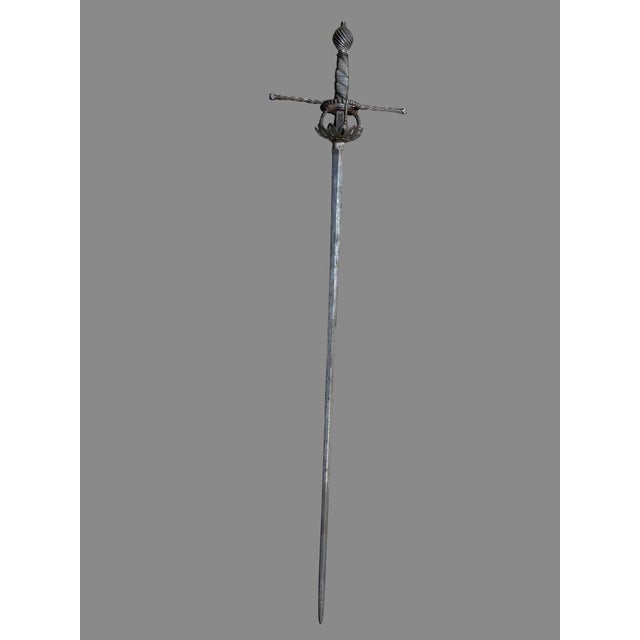 17th century shell-shaped rapier with a taza For Sale - Image 6 of 6