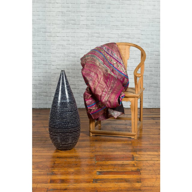 Asian Thai Chiang Mai Contemporary Black and White Vase from the Prem Collection For Sale - Image 3 of 10