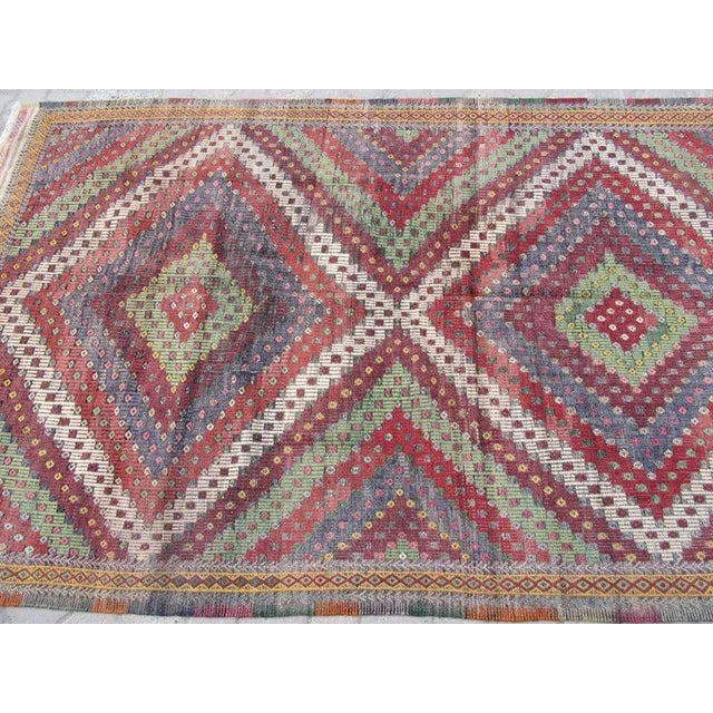 Mid-Century Modern Vintage Embroidered Turkish Kilim Rug - 5'6" x 9'2" For Sale - Image 3 of 6
