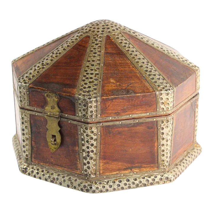 希少 Antique Wooden Object Chinese Studded Lock Box, C. 1800 | Chairish
