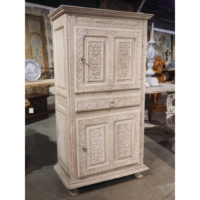17th Century Painted Oak Homme Debout Cabinet From Southwest France For Sale - Image 13 of 13