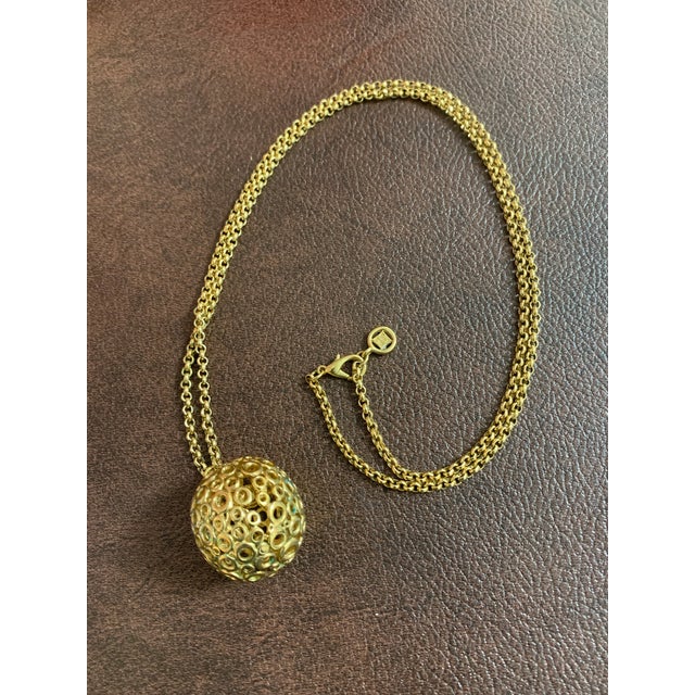 Metal Late 20th Century Givenchy Gold-Tone Mod Chain Necklace With Round Disk Ball Pendant For Sale - Image 7 of 8