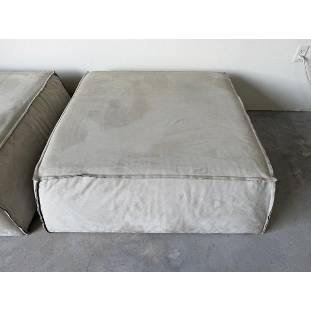 Italian Paola Navone for Baxter “Miami Soft” Modular Leather Sofa With Two Ottomans For Sale - Image 16 of 18