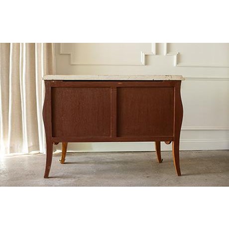 Mid 19th Century French Louis XV Style Burr Walnut Marble Top Bombe Commode For Sale - Image 11 of 18