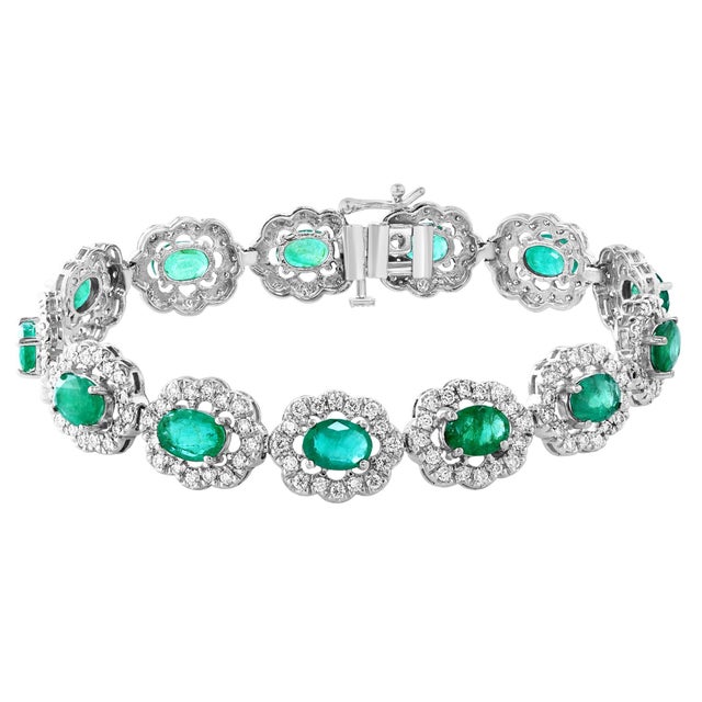 10 Carat Natural Brazilian Emerald & Diamond Tennis Bracelet 14 Karat Gold For Sale - Image 15 of 18