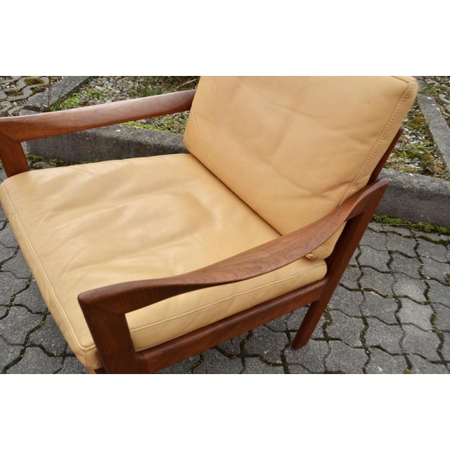 Brown Ocher Leather & Teak Easy Armchair by Niels Eilersen for Illum Wikkelsø, 1960s For Sale - Image 8 of 18