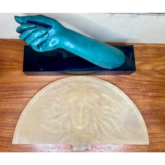 1980s 1984 Art Nouveau Hand Holding Frosted Lucite Fan With Imprinted Face Austin Productions Sculpture For Sale - Image 5 of 11