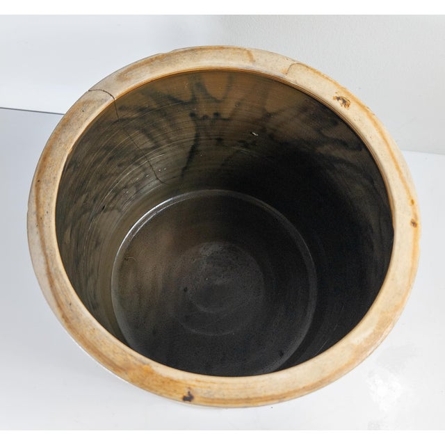 19th Century Blue and White Stoneware Crock With Bird by Ottman Brothers, Damaged For Sale - Image 10 of 12