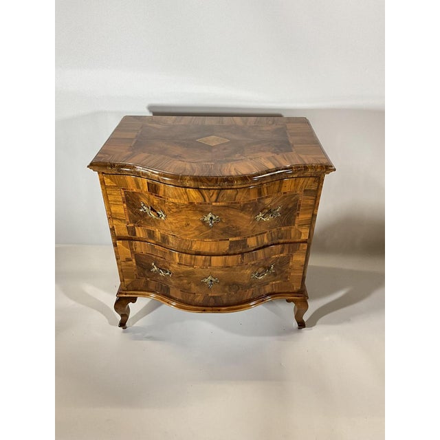 Small Baroque Chest of Drawers in Walnut, 1760 For Sale - Image 6 of 16