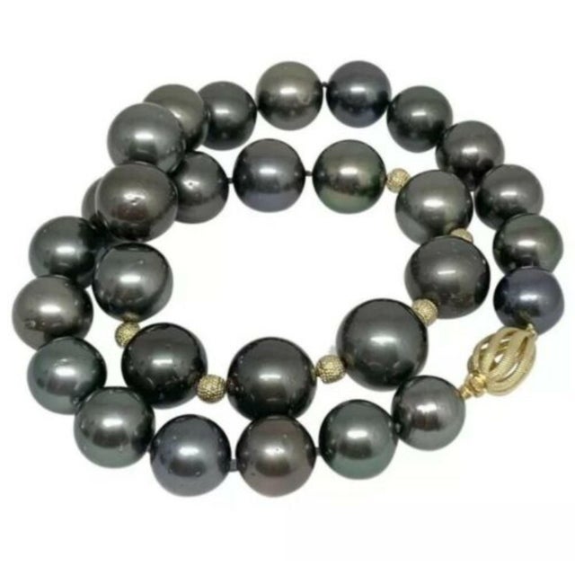 Traditional Diamond Tahitian Pearl Necklace 14k Gold Certified For Sale - Image 3 of 9