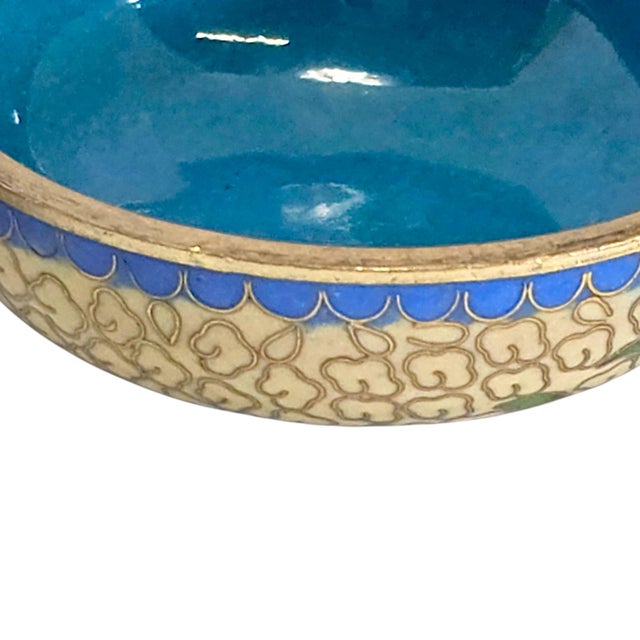 1960s Mid-to-Late 20th Century Yellow Chinese Cloisonné Graduated Lidded Boxes, Set of 3 For Sale - Image 5 of 15