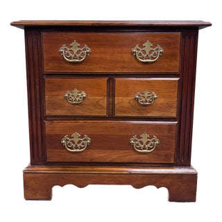 Vintage Broyhill Premier Four Drawer Bachelor’s Chest Nightstand For Sale