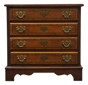 Stanley Furniture Stoneleigh Collection Solid Mahogany Traditional 25" Chairside Accent Chest / End Table