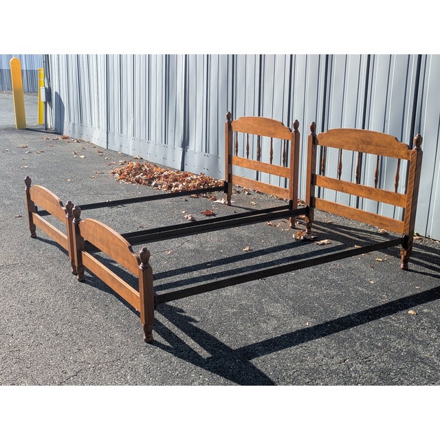 Mid-Century Modern Pair of 1960s Ethan Allen Solid Baumritter Maple Twin Size Bedframes For Sale - Image 3 of 12