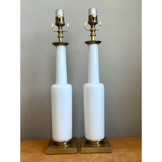 Vintage Mid-Century Modern Style White Ceramic Table Lamps For Sale - Image 4 of 16