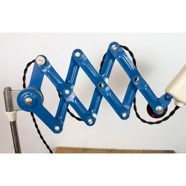 Industrial East German Scissor Table Lamp from Veb Zweckleuchtenbau Dresden, 1950s For Sale - Image 17 of 18